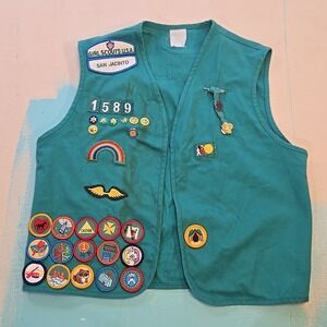 VTG Girl Scouts Youth Vest‎ Green San Jacinto Texas Troop 1589 1990s Badges USA